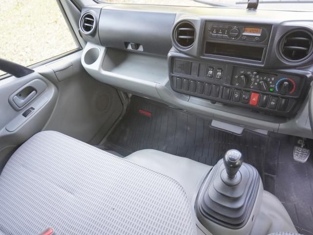 TOYOTA DYNA 2018 Image 31