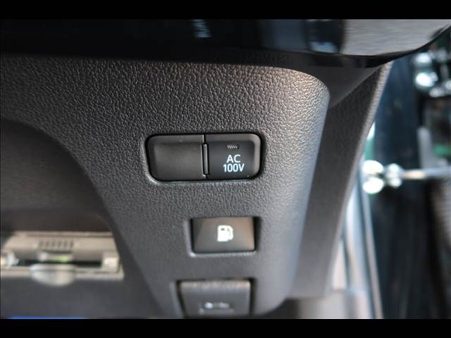 TOYOTA PRIUS 2022 Image 31