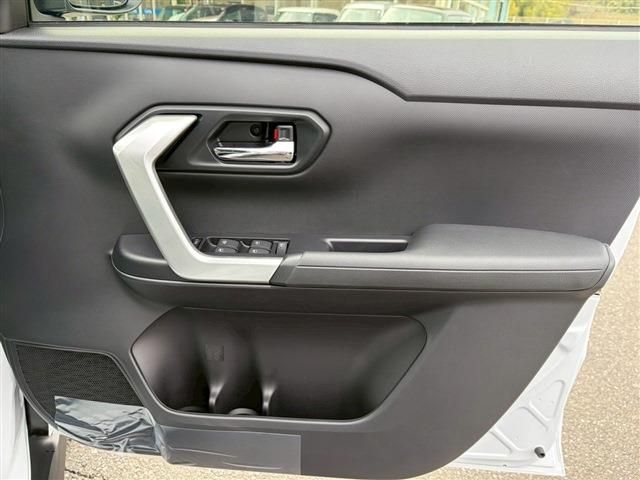 DAIHATSU ROCKY E-SMART HYBRID 2025 Image 31