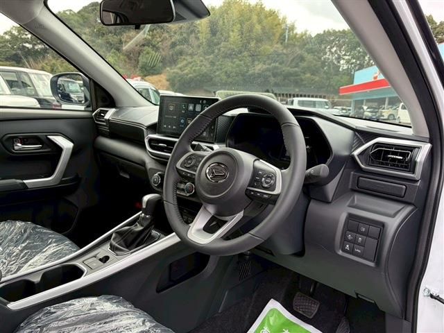 DAIHATSU ROCKY E-SMART HYBRID 2025 Image 31