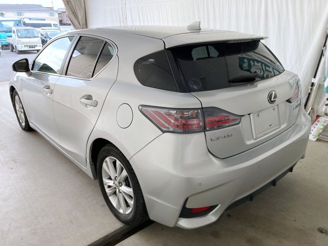 TOYOTA LEXUS CT200H 2015 Image 31