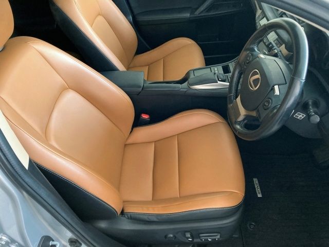 TOYOTA LEXUS CT200H 2015 Image 31