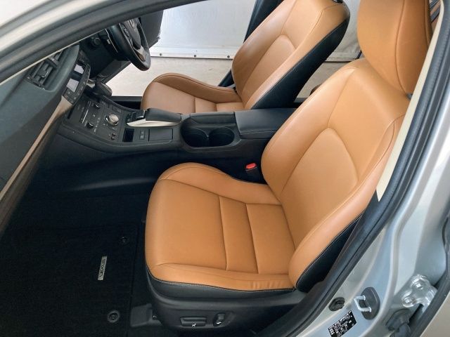 TOYOTA LEXUS CT200H 2015 Image 31