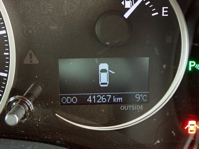 TOYOTA LEXUS CT200H 2015 Image 31