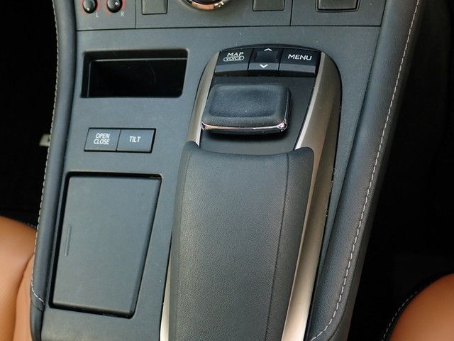 TOYOTA LEXUS CT200H 2015 Image 31