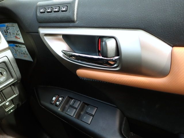 TOYOTA LEXUS CT200H 2015 Image 31