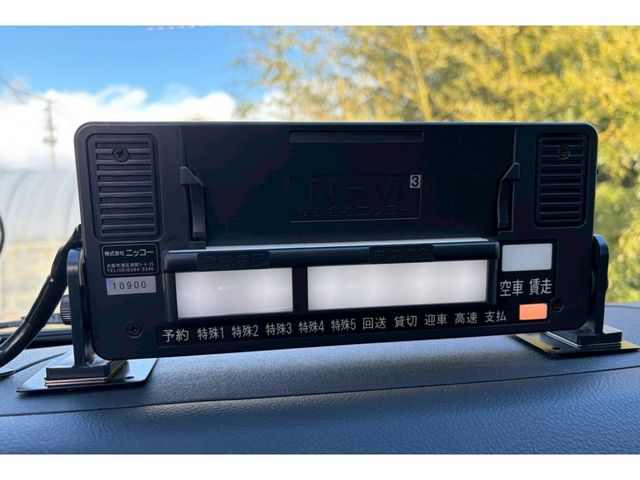 TOYOTA HIACE WAGON 4WD 2019 Image 31