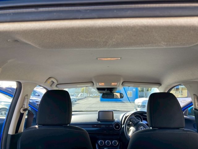 MAZDA DEMIO 2015 Image 31