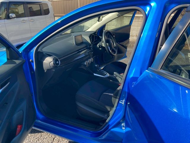 MAZDA DEMIO 2015 Image 31