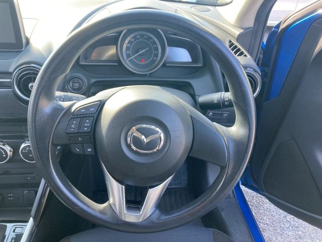 MAZDA DEMIO 2015 Image 31