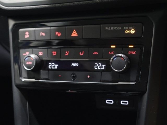 VOLKSWAGEN T-CROSS 2021 Image 31