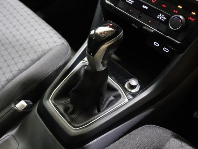 VOLKSWAGEN T-CROSS 2021 Image 31