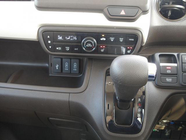 HONDA N BOX 2022 Image 31