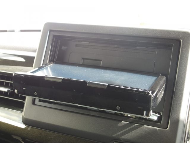 HONDA N BOX CUSTOM 2020 Image 31