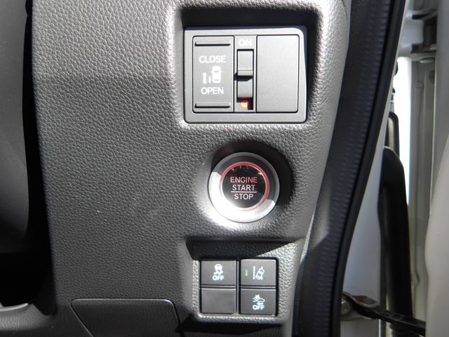 HONDA N BOX CUSTOM 2020 Image 31