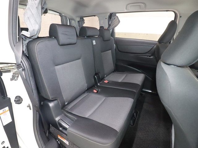 TOYOTA SIENTA 2018 Image 31