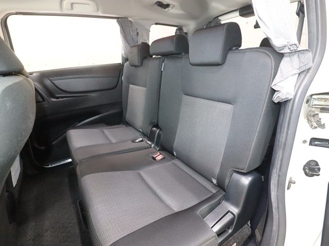 TOYOTA SIENTA 2018 Image 31