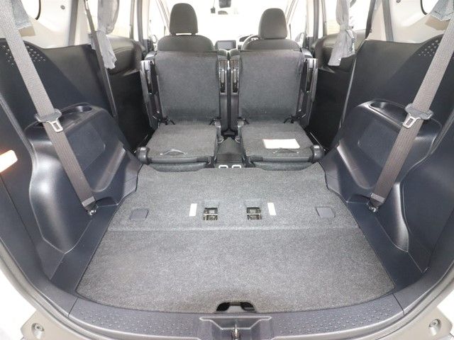 TOYOTA SIENTA 2018 Image 31