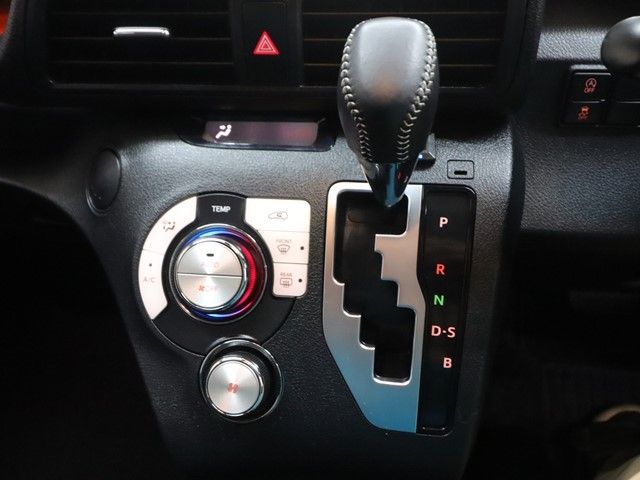 TOYOTA SIENTA 2018 Image 31