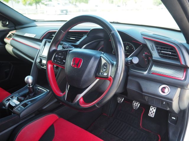 HONDA CIVIC HATCHBACK 2018 Image 31