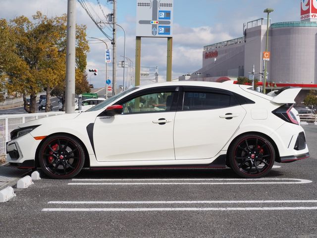 HONDA CIVIC HATCHBACK 2018 Image 31