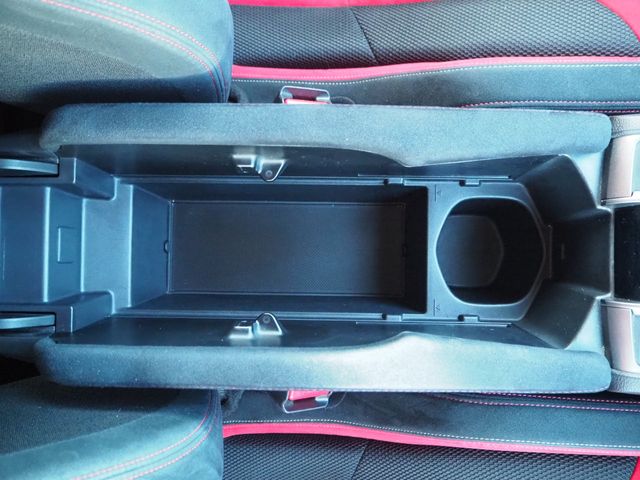 HONDA CIVIC HATCHBACK 2018 Image 31