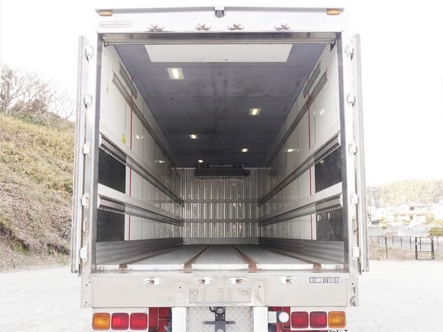 NISSAN DIESEL QUON 2015 Image 31