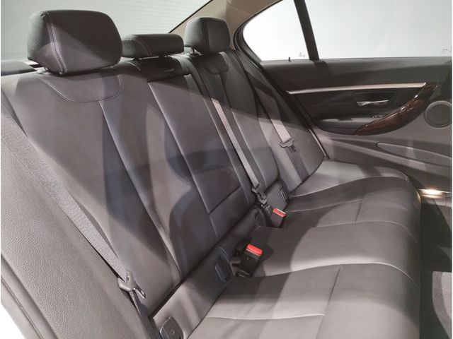 BMW 3SERIES SEDAN 2018 Image 31