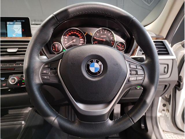 BMW 3SERIES SEDAN 2018 Image 31