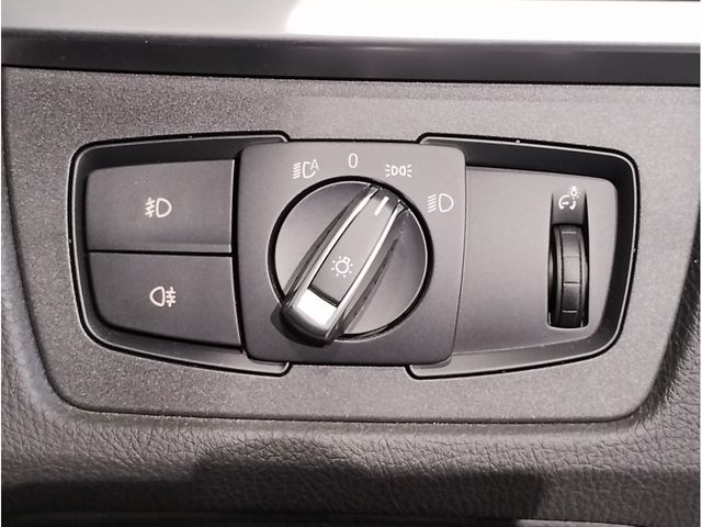 BMW 3SERIES SEDAN 2018 Image 31