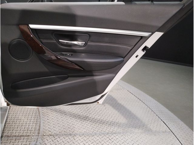 BMW 3SERIES SEDAN 2018 Image 31