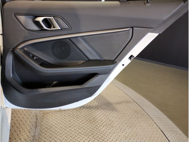 BMW 1SERIES 2021 Image 31