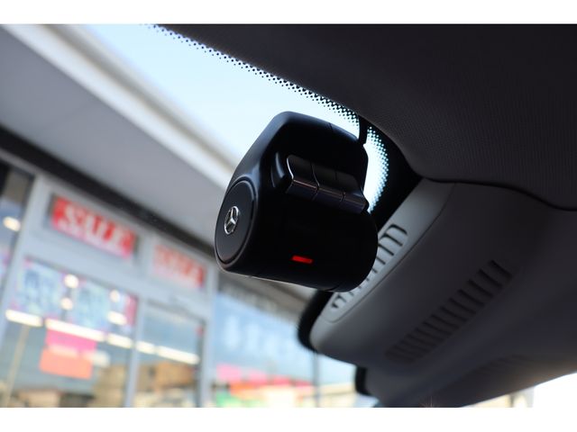 MERCEDES BENZ E CLAS 2018 Image 31