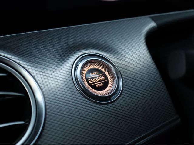 MERCEDES BENZ E CLAS 2018 Image 31