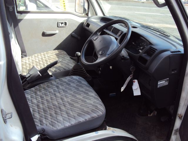 DAIHATSU HIJET TRUCK 4WD 2003 Image 31