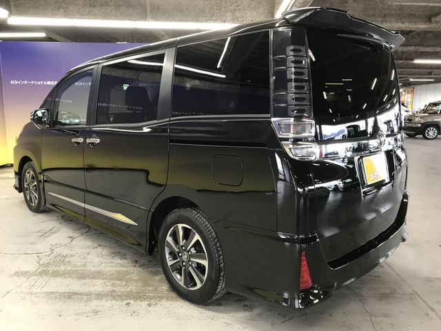 TOYOTA VOXY 2018 Image 31
