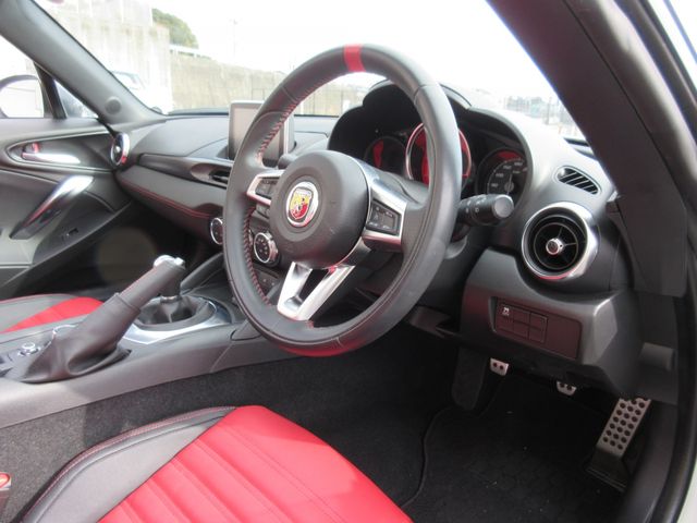 FIAT ABARTH 124 SPIDER 2018 Image 31