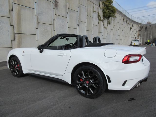 FIAT ABARTH 124 SPIDER 2018 Image 31