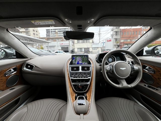 ASTON MARTIN ASTON MARTIN 2017 Image 31