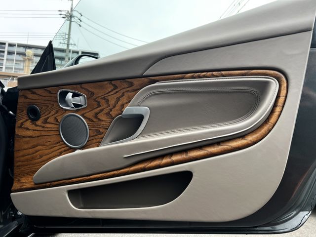 ASTON MARTIN ASTON MARTIN 2017 Image 31