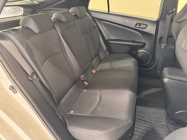 TOYOTA PRIUS 2016 Image 31