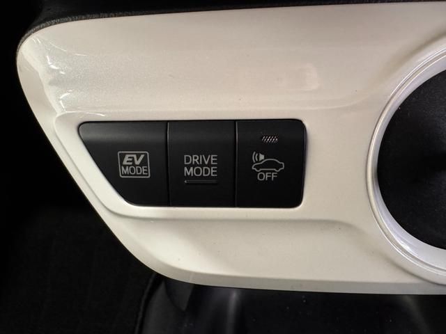 TOYOTA PRIUS 2016 Image 31