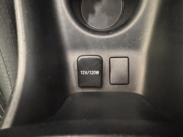 TOYOTA PRIUS 2016 Image 31