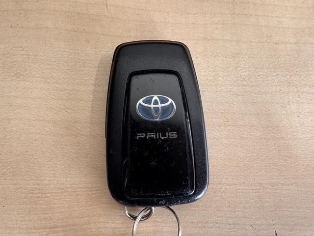 TOYOTA PRIUS 2016 Image 31