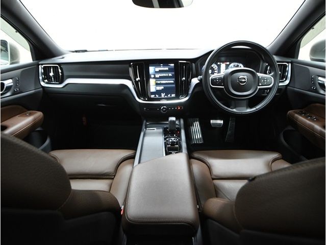 VOLVO V60 2021 Image 31