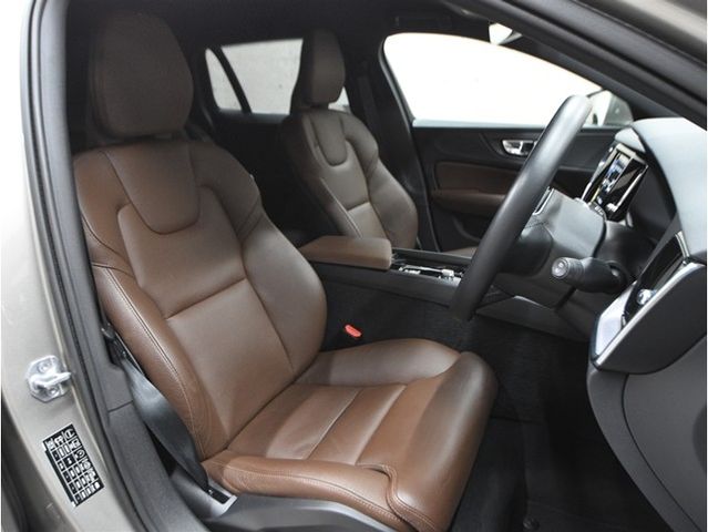 VOLVO V60 2021 Image 31