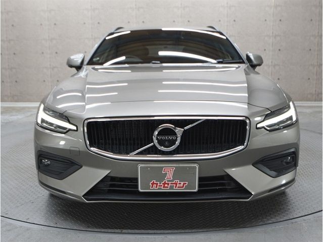 VOLVO V60 2021 Image 31