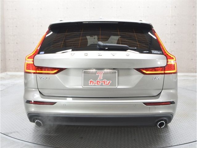 VOLVO V60 2021 Image 31