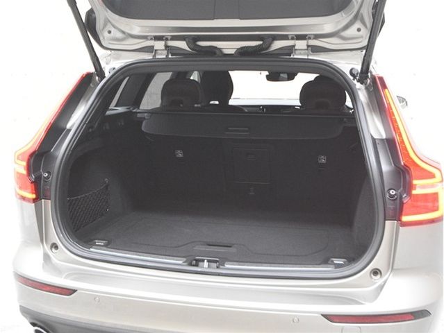 VOLVO V60 2021 Image 31