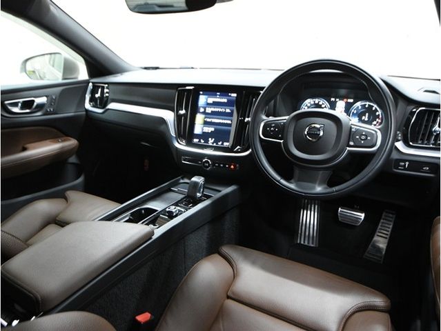 VOLVO V60 2021 Image 31